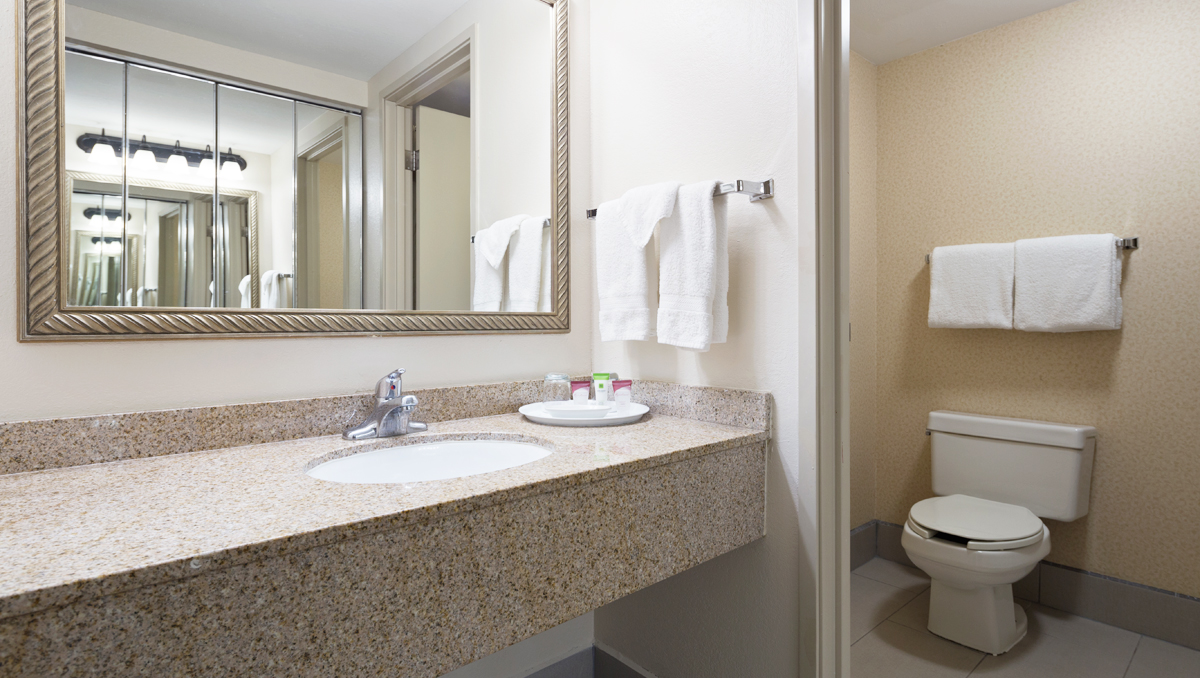 Chicago Club Inn Suites