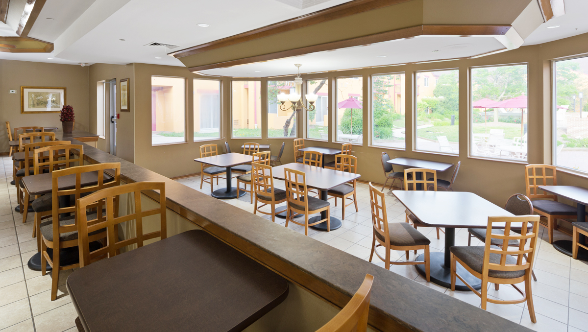 Chicago Club Inn Suites