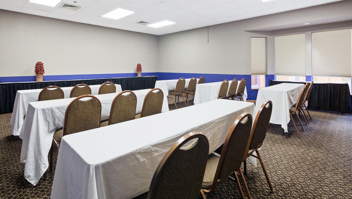 Chicago Club Inn Suites
