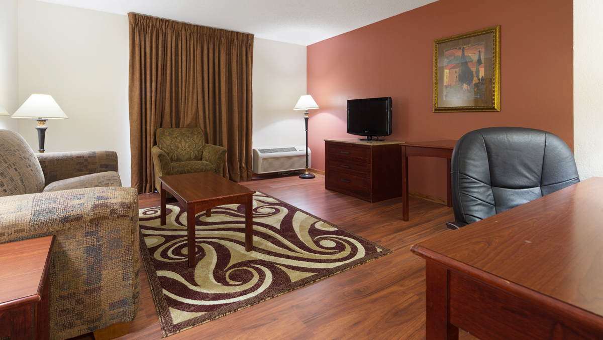 Chicago Club Inn Suites