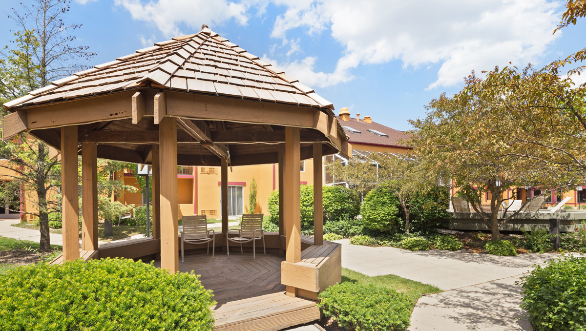 Chicago Club Inn Suites