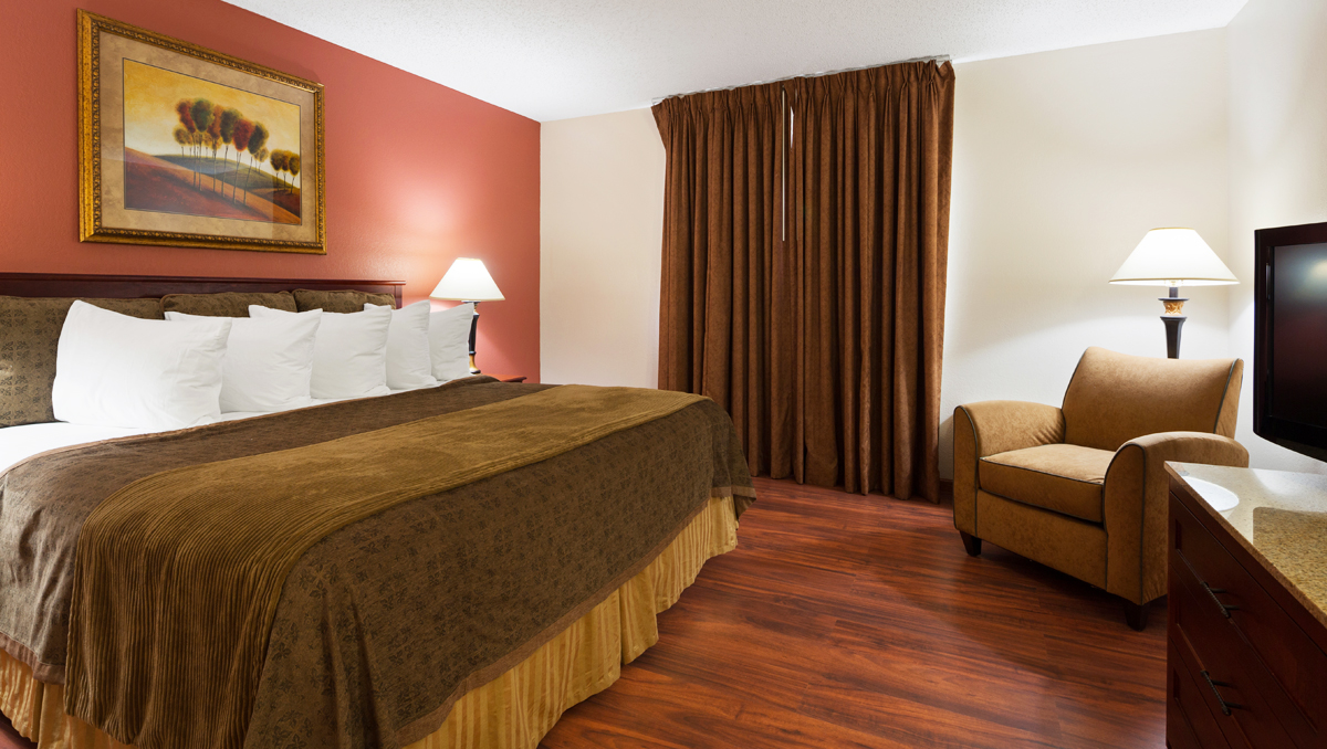 Chicago Club Inn Suites