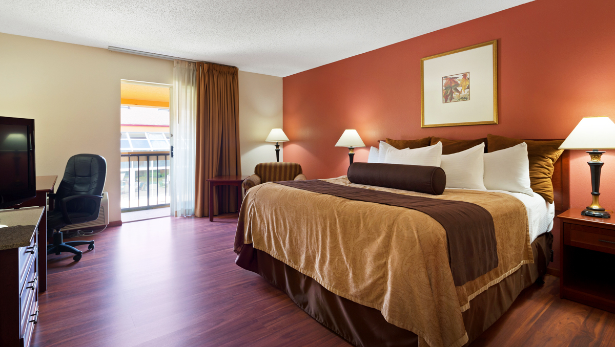 Chicago Club Inn Suites